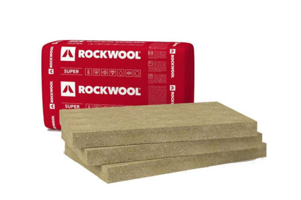 A Rockwool Multirock Super C kőzetgyapot egy könnyű, többféle épületszerkezetben használható ásványgyapot lemez, amelyet elsősorban olyan burkolt, védett helyekhez fejlesztettek, ahol nem éri közvetlen terhelés vagy erős légáramlás. Jó választás lehet válaszfalakhoz, tetőterekhez, födémekhez és álmennyezetek fölé is.